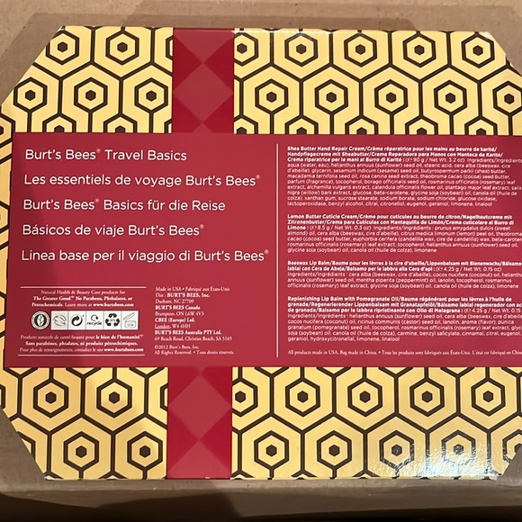 Burt’s Bees Travel Set - Picture 2 of 3
